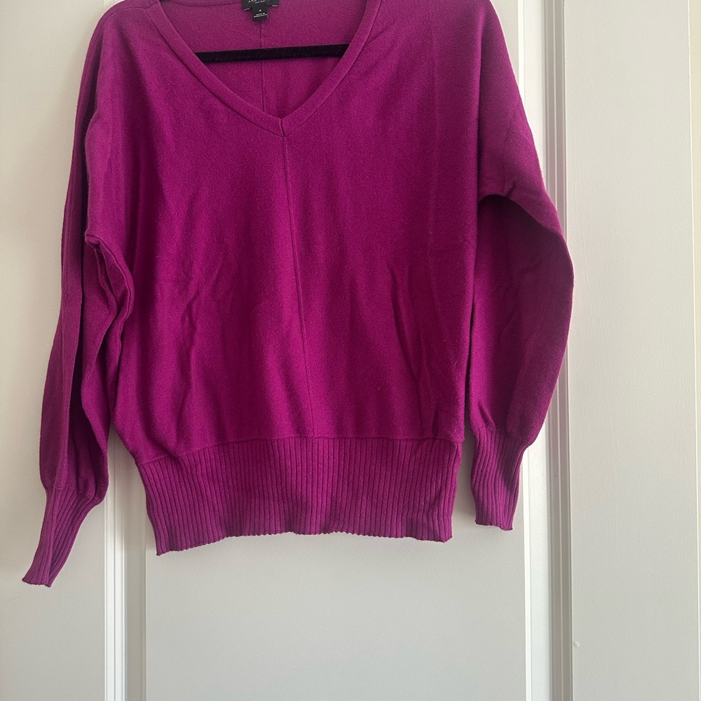Women's V-Neck Sweater - magenta
